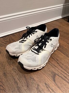 On Running Men’s Lightweight White and Black Running Sneakers